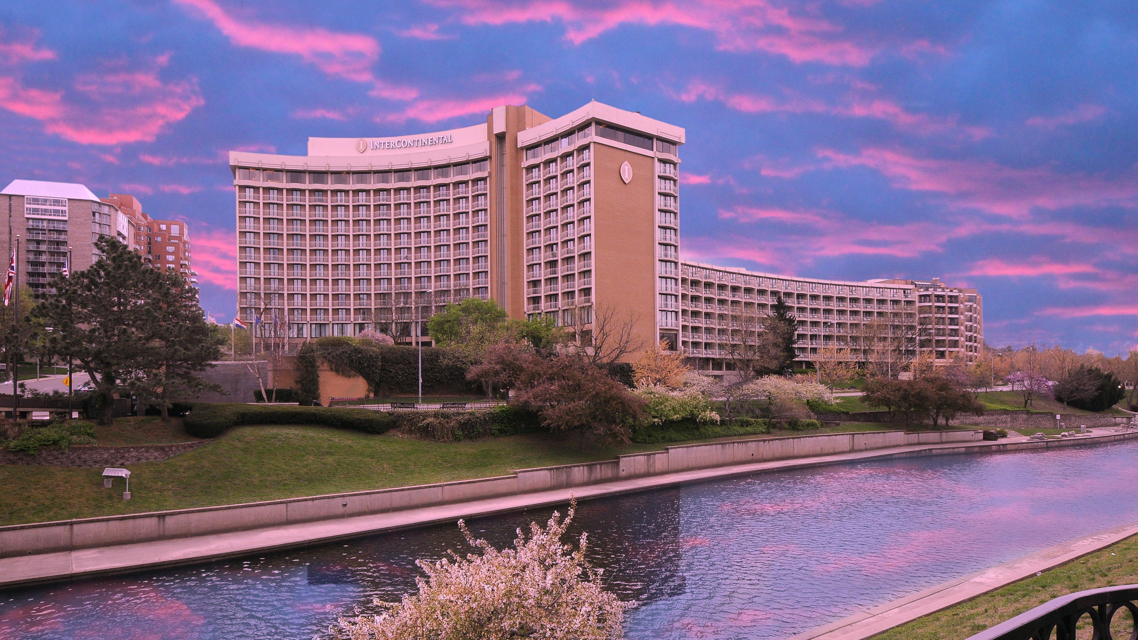 Intercontinental Kansas City At The Plaza, An Ihg Hotel Exterior photo